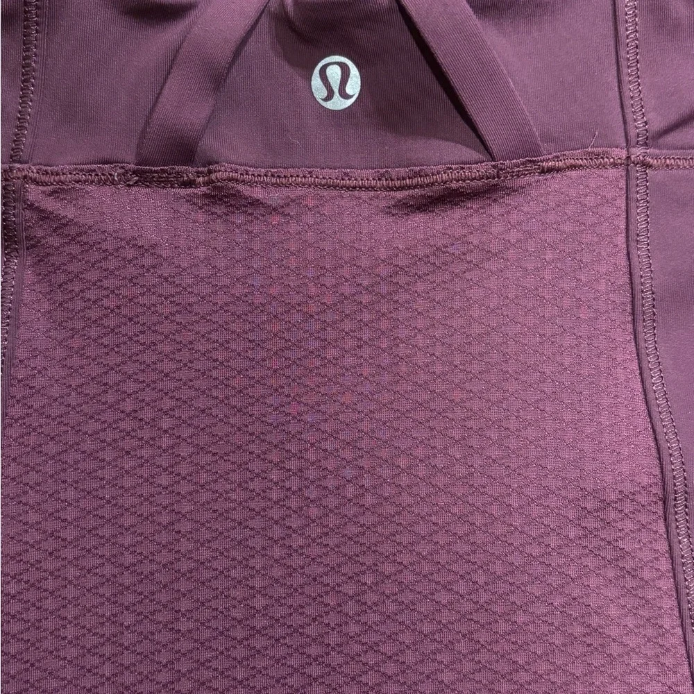 Lululemon Energy Tank Top Built-In Bra Burgundy Color Size 8